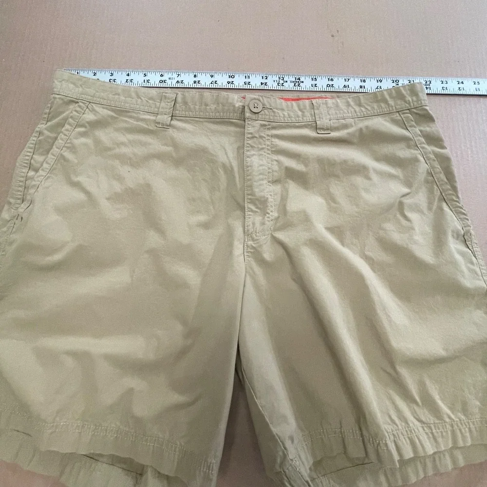 Columbia Shorts Men's 42 Khaki 